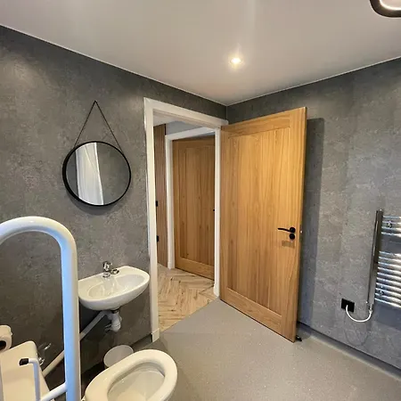 River Logie Lodge *